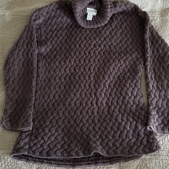 Sweater - Picture 1 of 1
